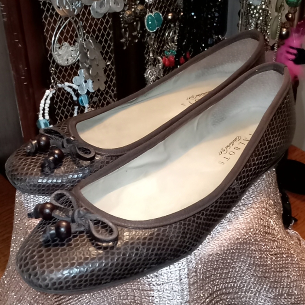 Womens Talbots flat dress shoes size 9.5 B